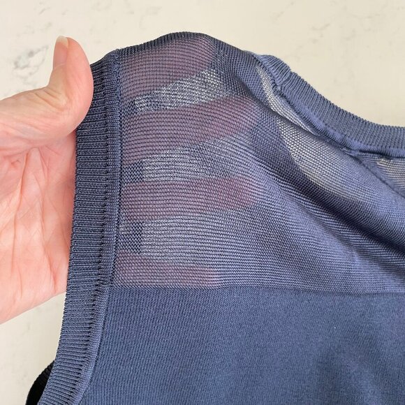 Anne Klein Vintage Slvless Crew Neck Mesh Panel Viscose Blend Knit Top Blue Sz S - Picture 4 of 12